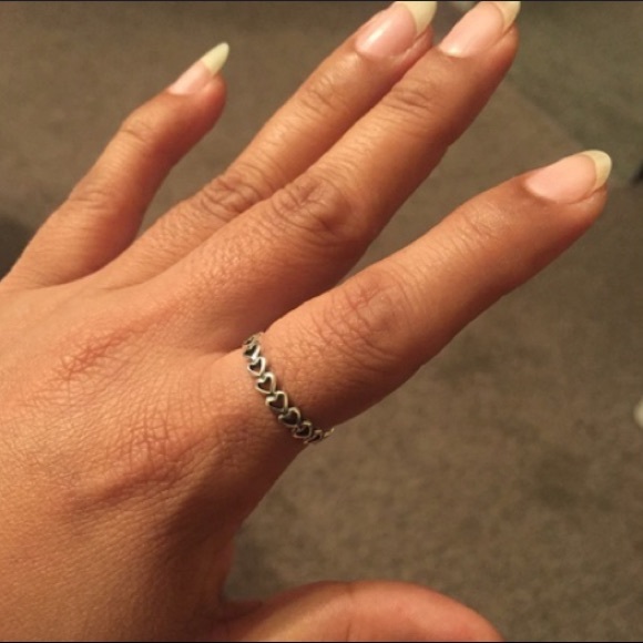 Hollow Heart Ring - Picture 7 of 7